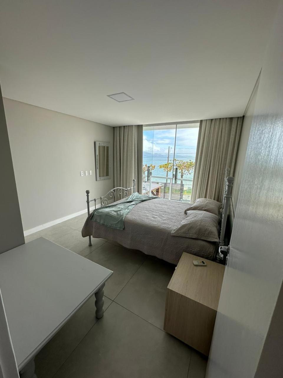 Apartamento Frente Mar Na Baia De Porto Belo Exterior photo